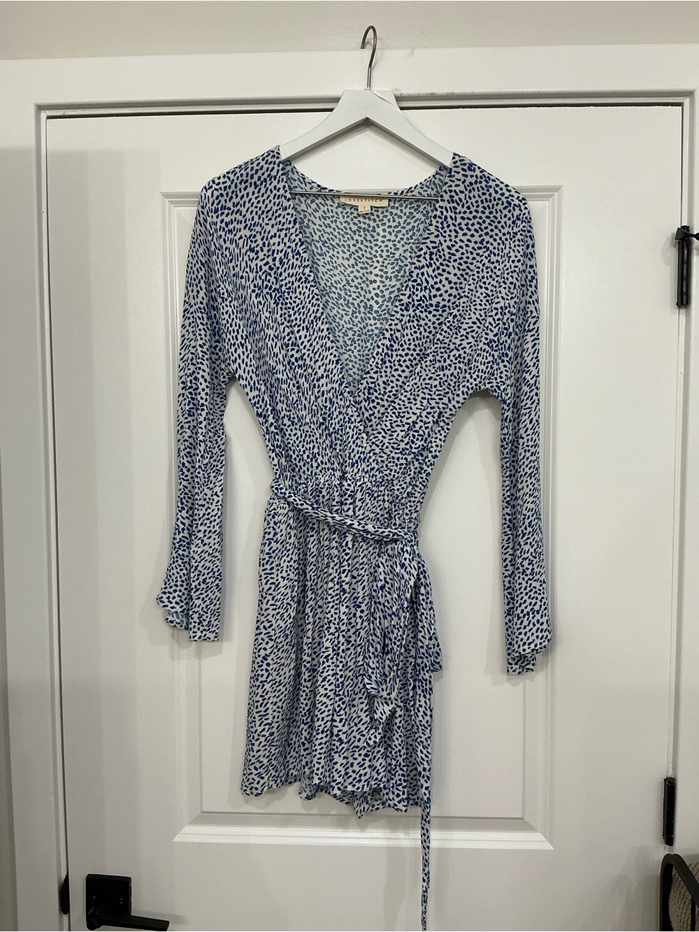 LOVESTITCH Blue & White Abstract Animal Print Wrap Dress – Size S 💙🤍